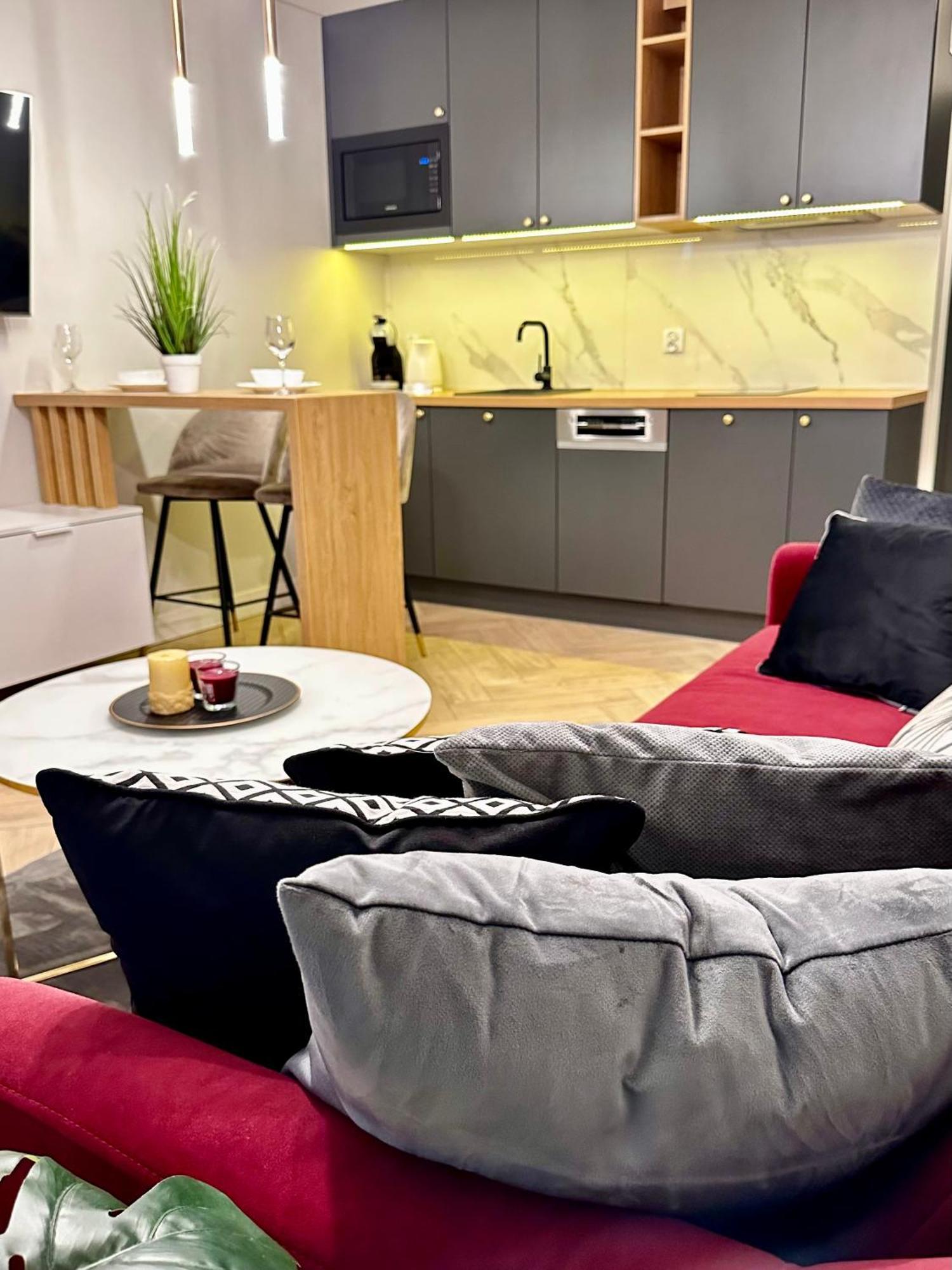 Apartamenty Kielce- Apartament Saphire Przy Zalew Kielecki, Faktura, Parking, Centrum Dış mekan fotoğraf
