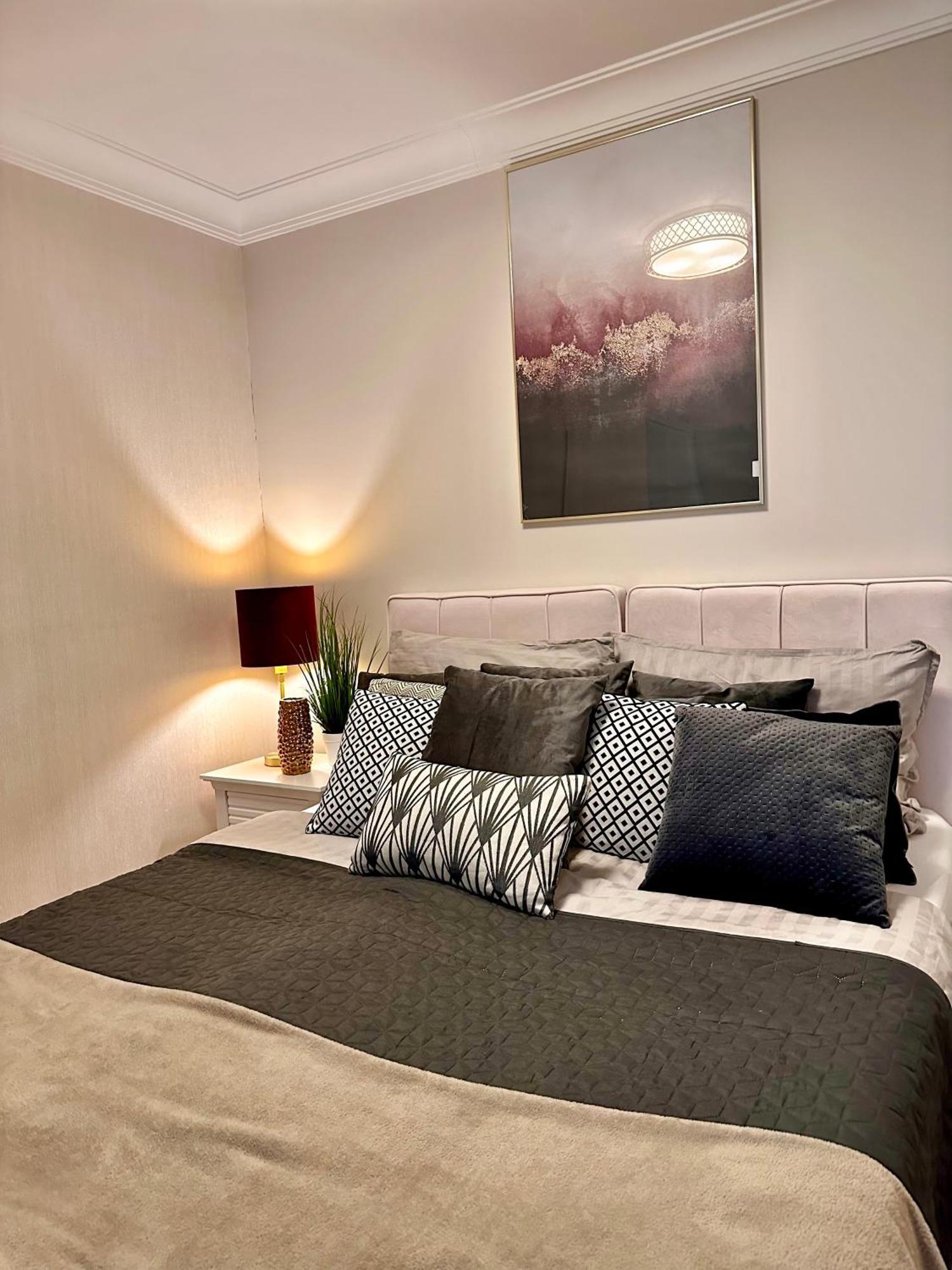 Apartamenty Kielce- Apartament Saphire Przy Zalew Kielecki, Faktura, Parking, Centrum Dış mekan fotoğraf